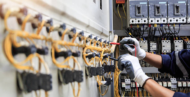 Professional Electrician technician working in Davisboro, GA